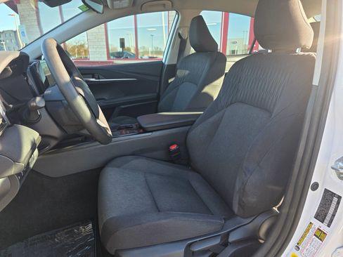 Used 2025 Toyota Camry LE FWD image 9