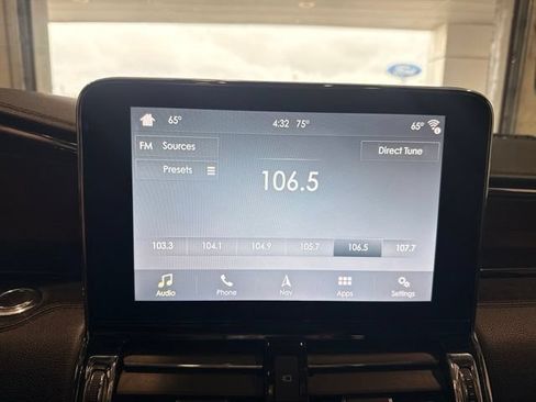 Used 2019 Lincoln Navigator Select AWD/4WD image 32