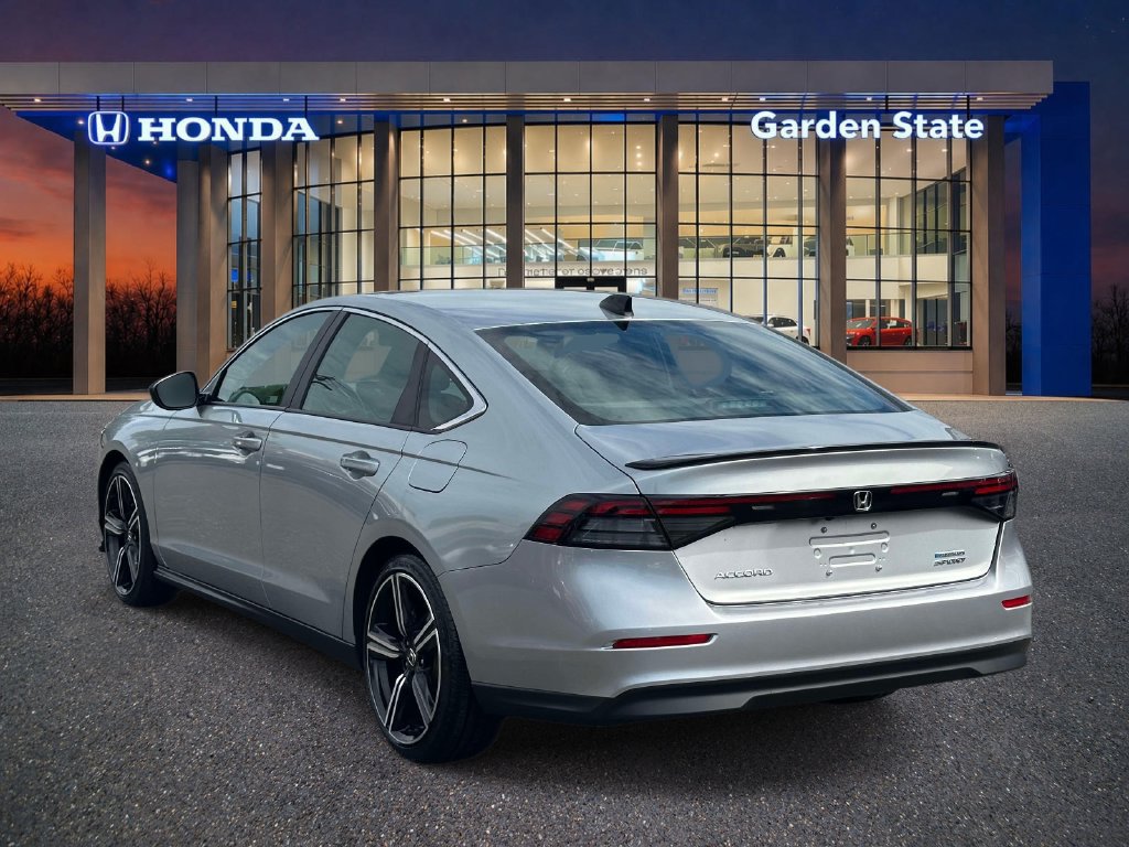 Used 2024 Honda Accord Sport image 3
