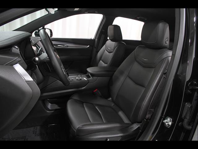 Certified 2025 Cadillac XT5 Luxury w/ LPO, Floor Liner Package AWD/4WD image 5