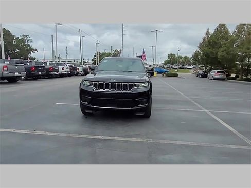 New 2025 Jeep Grand Cherokee Laredo X w/ Luxury Tech Group I image 37