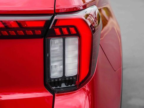 Used 2025 Ford Explorer ST-Line w/ Premium Package image 6