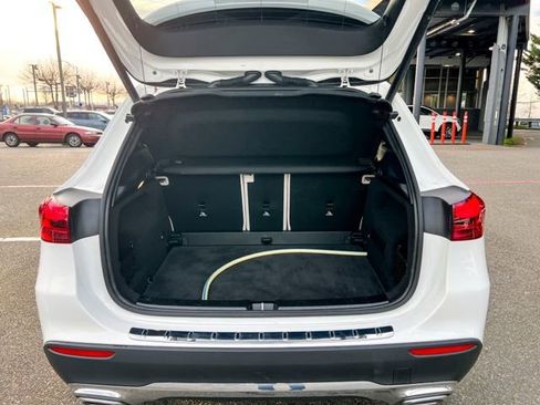 Used 2025 Mercedes-Benz GLA 250 4MATIC image 10