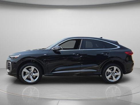 Certified 2025 Audi Q5 Premium Plus AWD/4WD image 3