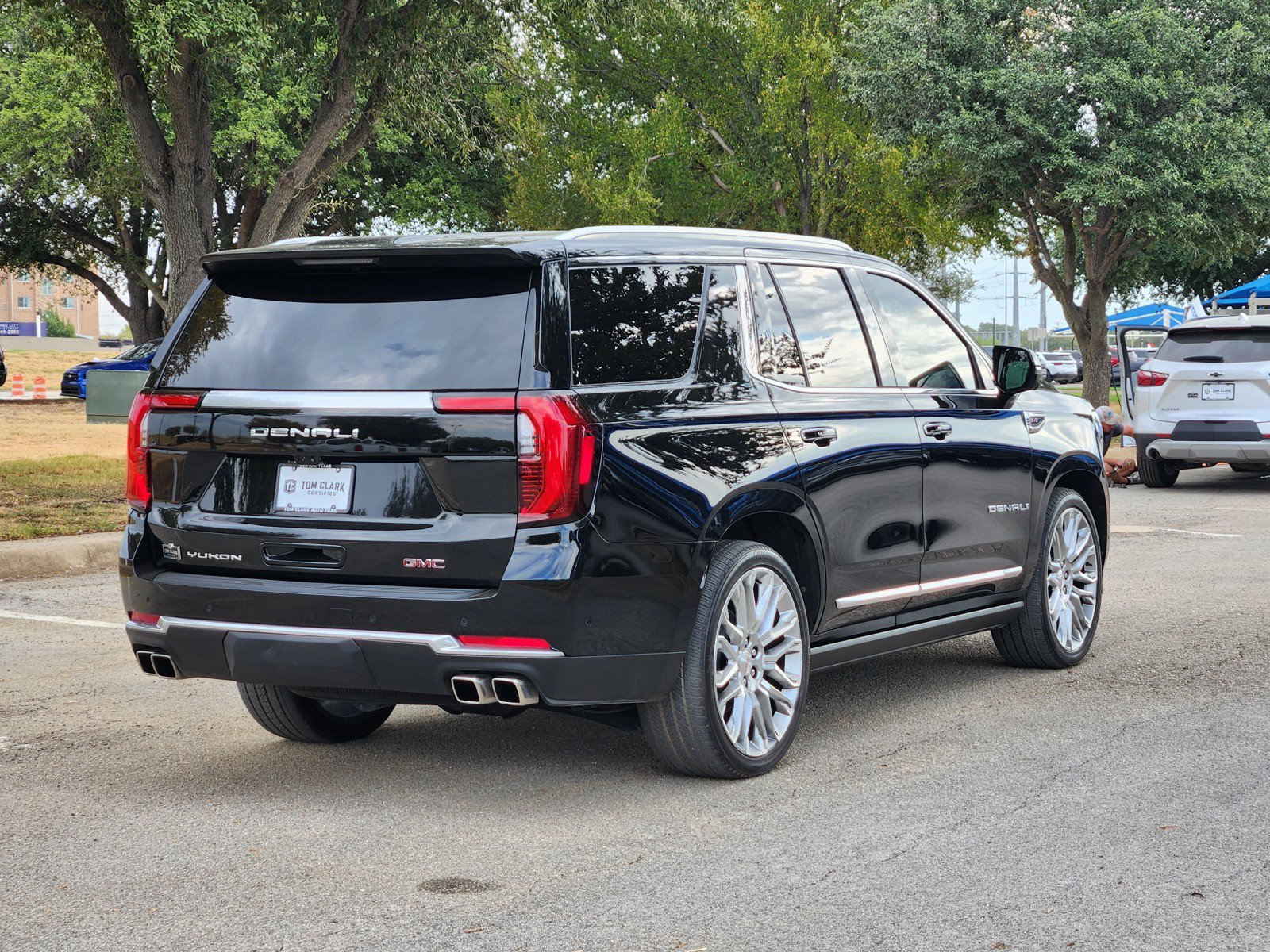 Used 2026 GMC Yukon Denali w/ Denali Reserve Package AWD/4WD image 5