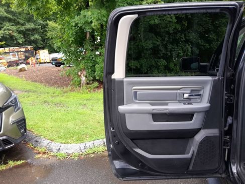 Used 2018 RAM 1500 Big Horn AWD/4WD image 31