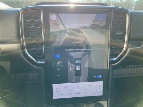 Used 2024 Ford Ranger Lariat w/ Trailer Tow Package image 32