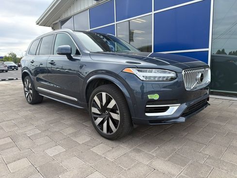 Used 2023 Volvo XC90 T8 Ultimate w/ Protection Package Premier AWD/4WD image 2