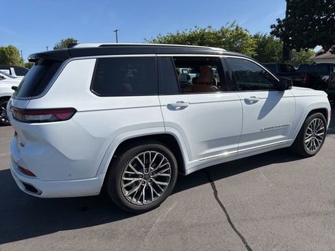 Used 2023 Jeep Grand Cherokee L Summit image 3