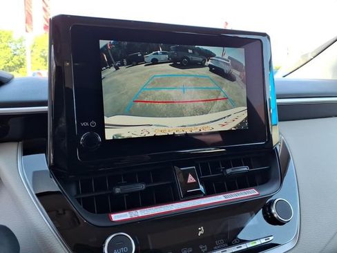 Used 2026 Toyota Corolla LE FWD image 17
