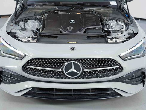 Used 2024 Mercedes-Benz CLE 450 4MATIC Coupe w/ Advanced USB Package image 7