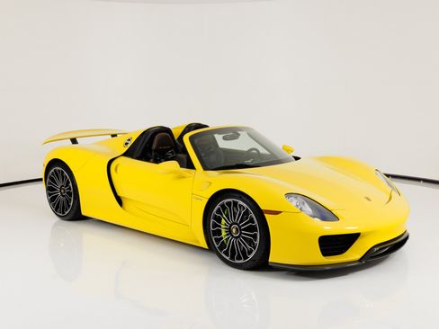 Used 2015 Porsche 918 Spyder AWD/4WD image 43