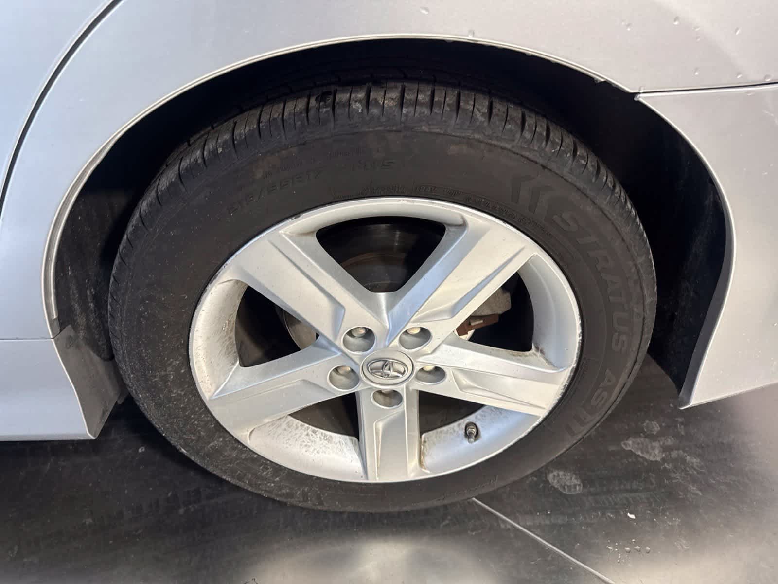 Used 2014 Toyota Camry SE FWD image 9