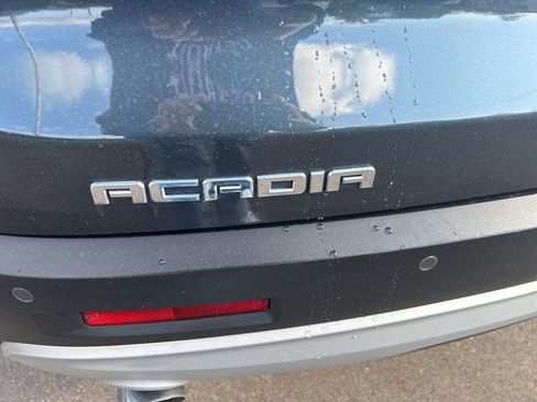 Used 2019 GMC Acadia SLT w/ LPO, Floor Liner Package FWD image 10