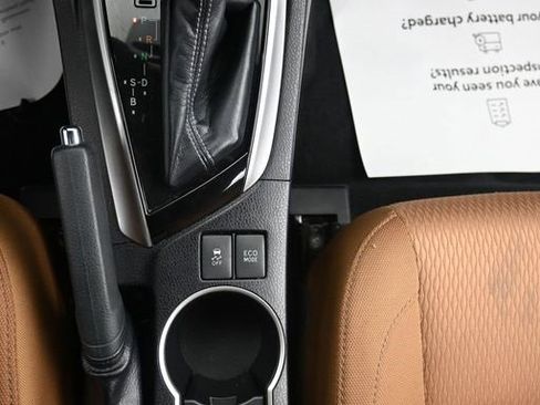 Used 2014 Toyota Corolla LE image 27