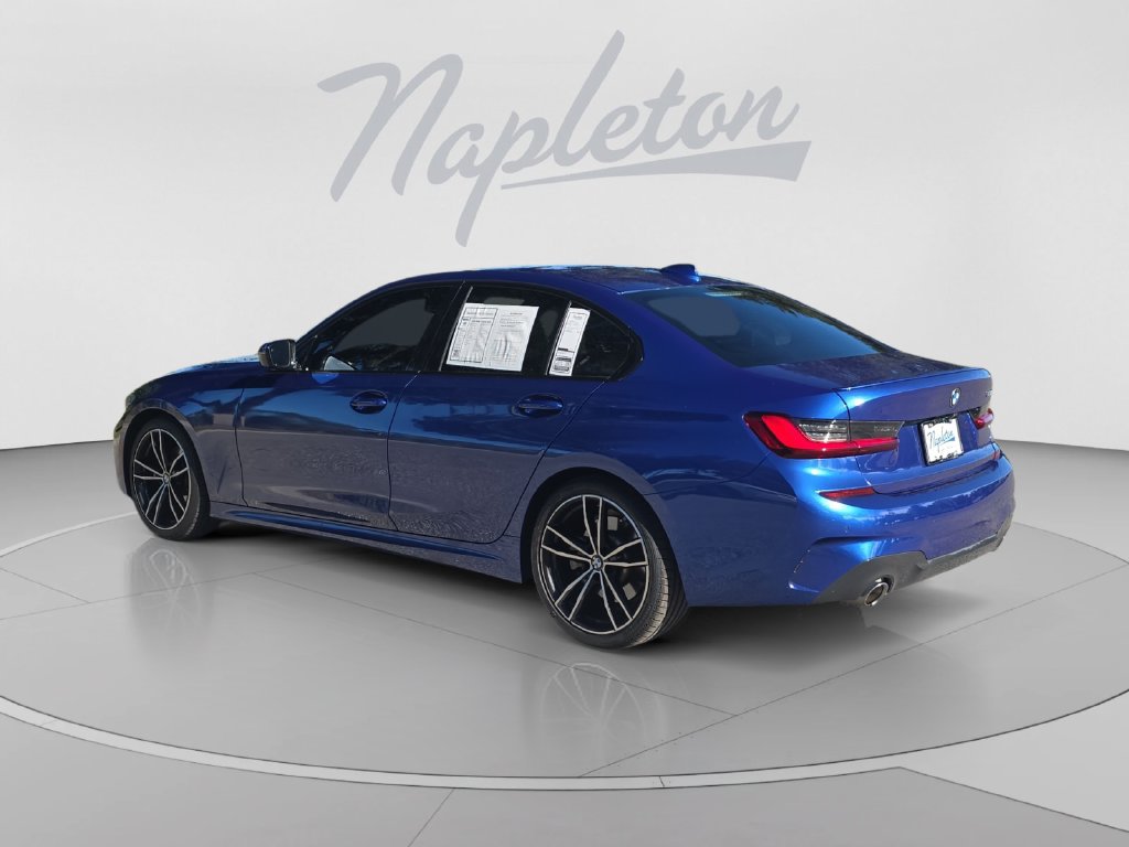 Used 2022 BMW 330i Sedan w/ M Sport Package RWD image 3