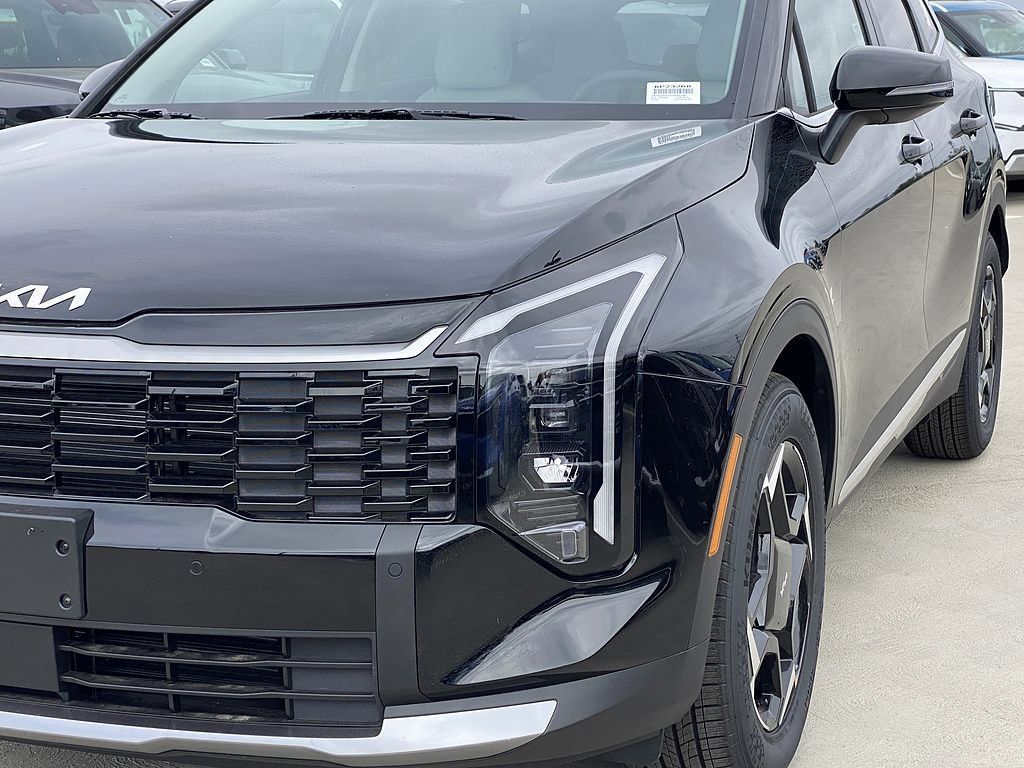 New 2026 Kia Sportage EX FWD image 8
