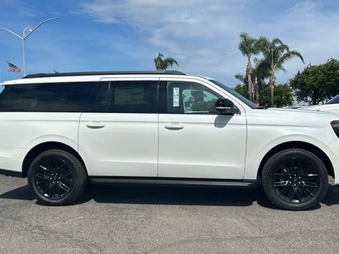 New 2026 Ford Expedition Max Platinum w/ Stealth Appearance Package AWD/4WD image 2