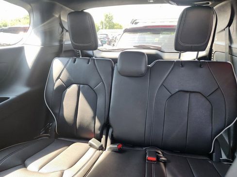 New 2026 Chrysler Pacifica Limited w/ S Appearance Package image 8