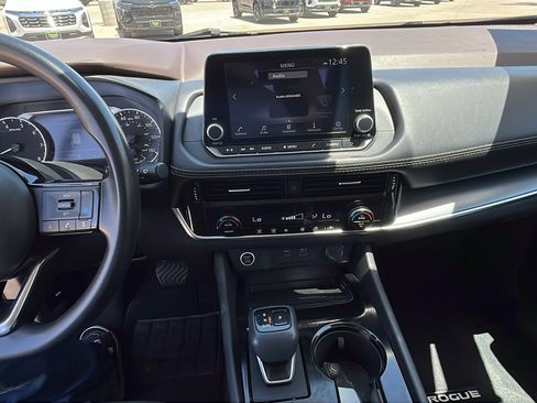 Used 2023 Nissan Rogue SV FWD image 19