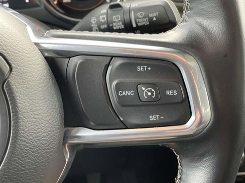 Used 2019 Jeep Wrangler Unlimited Sahara AWD/4WD image 21