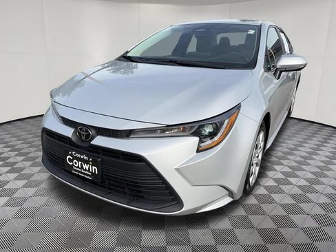 Used 2025 Toyota Corolla LE FWD image 3