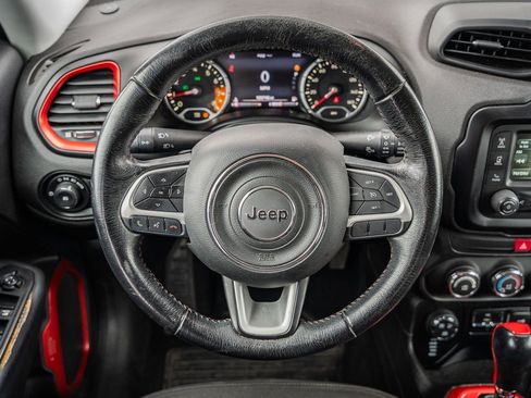 Used 2016 Jeep Renegade Trailhawk w/ Safety & Security Group image 22