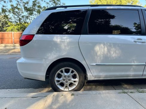 Used 2005 Toyota Sienna XLE Limited FWD image 22