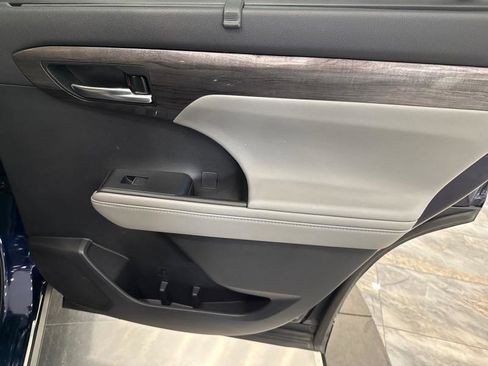 Used 2021 Toyota Highlander Limited image 82