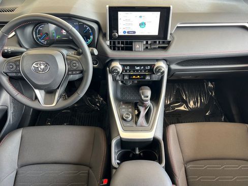 Used 2025 Toyota RAV4 SE AWD/4WD image 13