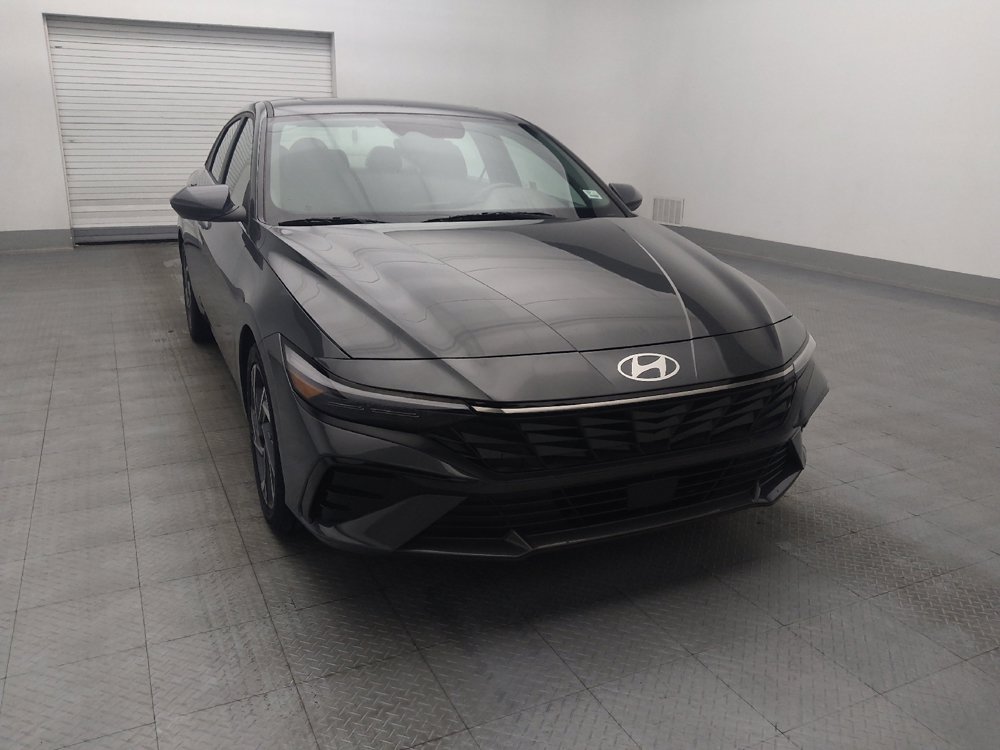Used 2025 Hyundai Elantra SEL FWD image 14