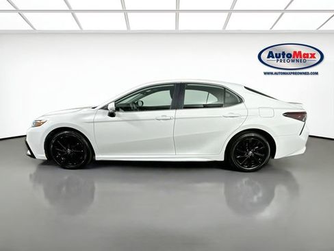 Used 2024 Toyota Camry SE FWD image 9