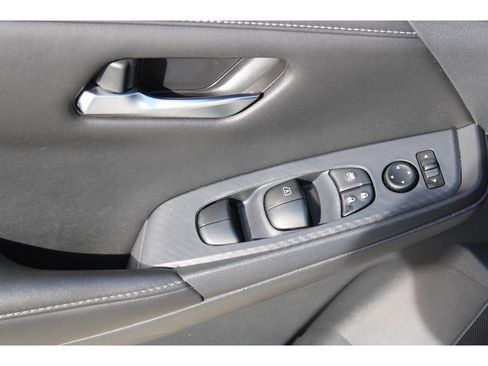 Used 2024 Nissan Sentra SV image 16