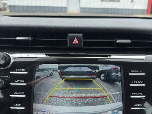 Certified 2019 Toyota Camry SE w/ Sunroof Package image 9