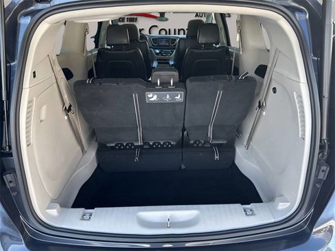 Used 2020 Chrysler Pacifica Touring-L image 28