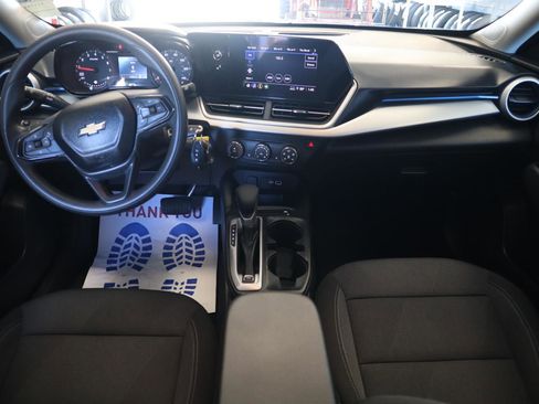 Used 2024 Chevrolet Trax LS w/ LS Convenience Package image 17