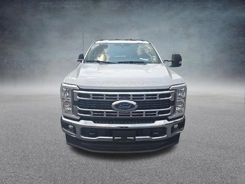 Used 2026 Ford F350 XLT AWD/4WD image 3