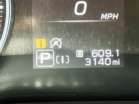 Used 2024 Subaru Crosstrek 2.0i Premium image 12