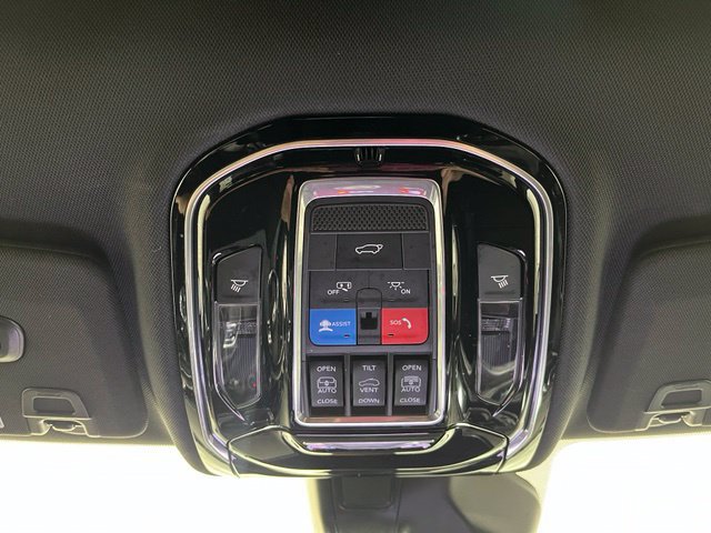 Used 2022 Jeep Grand Cherokee Overland AWD/4WD image 39