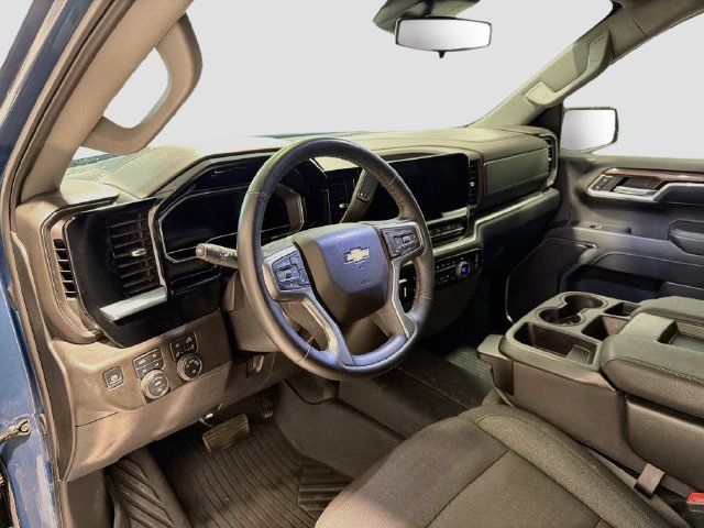 Used 2024 Chevrolet Silverado 1500 LT AWD/4WD image 9