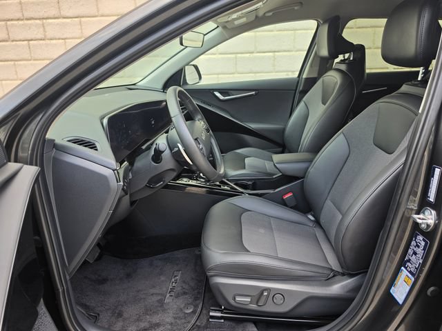 Used 2025 Kia Niro Wind w/ Wind Preserve Package FWD image 23