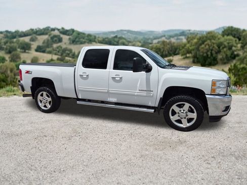 Used 2014 Chevrolet Silverado 2500 LTZ w/ LTZ Plus Package AWD/4WD image 13