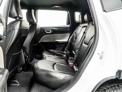 Used 2024 Jeep Compass Limited image 42