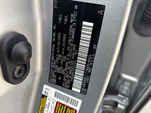 Used 2024 Toyota Highlander XSE FWD image 32