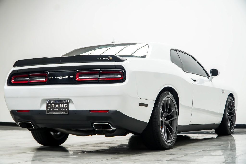 Used 2021 Dodge Challenger R/T Scat Pack RWD image 16