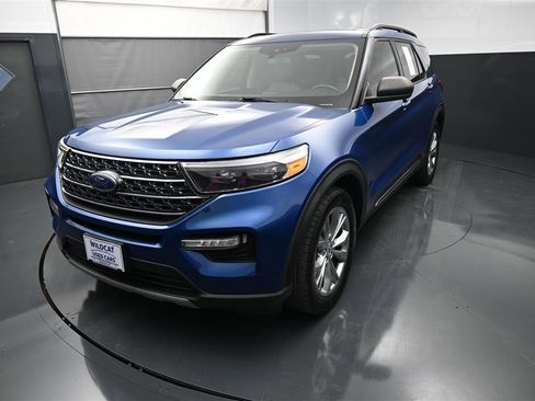 Used 2020 Ford Explorer XLT w/ Equipment Group 202A RWD image 3