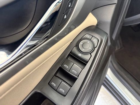 Used 2023 Chevrolet Traverse LS FWD image 24