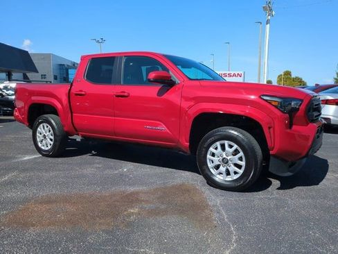 Used 2025 Toyota Tacoma SR5 AWD/4WD image 2