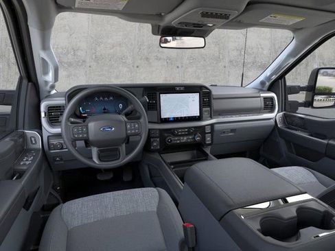 New 2026 Ford F250 XLT w/ XLT Premium Package AWD/4WD image 9