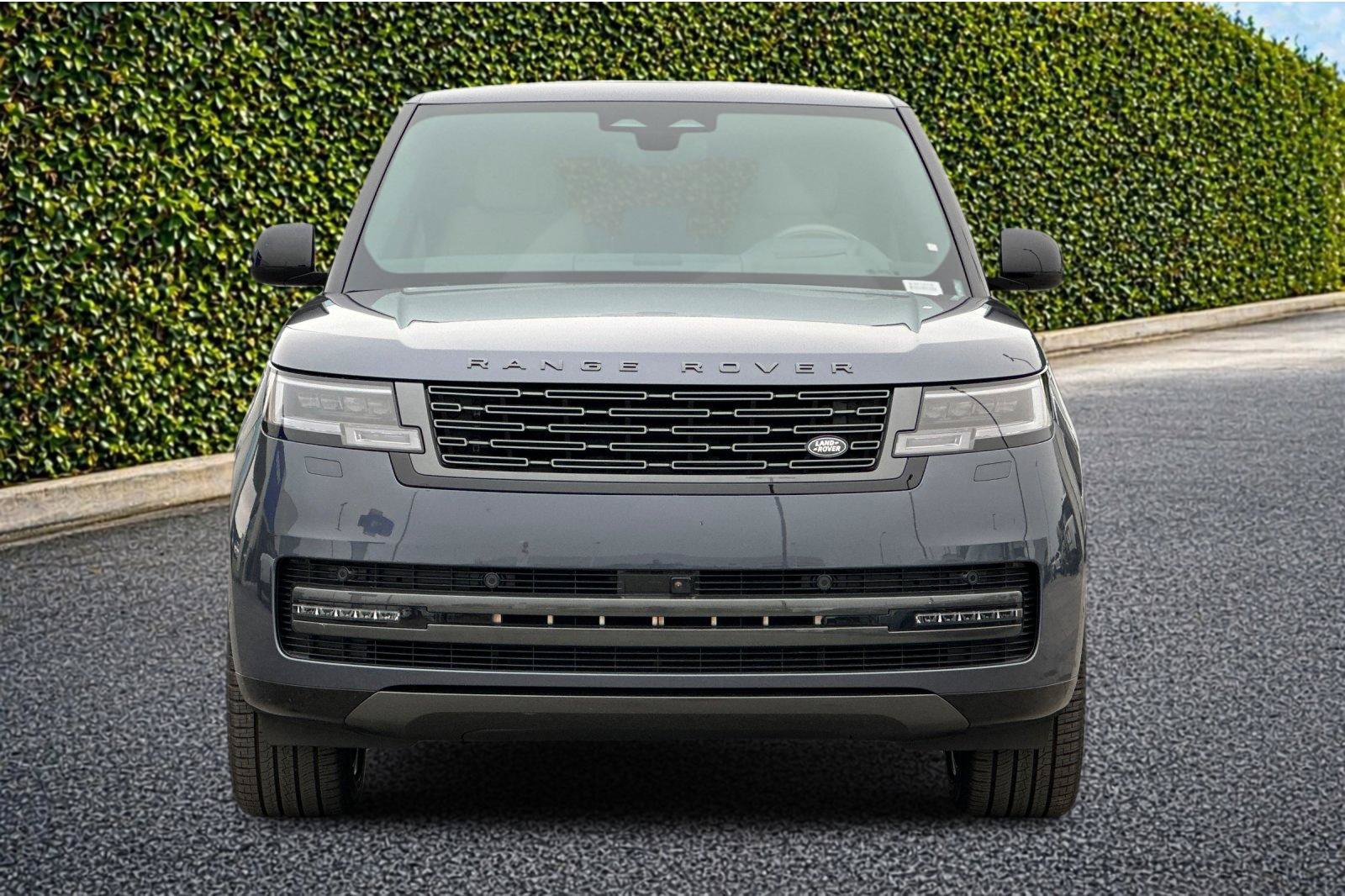 New 2026 Land Rover Range Rover Long Wheelbase SE AWD/4WD image 9